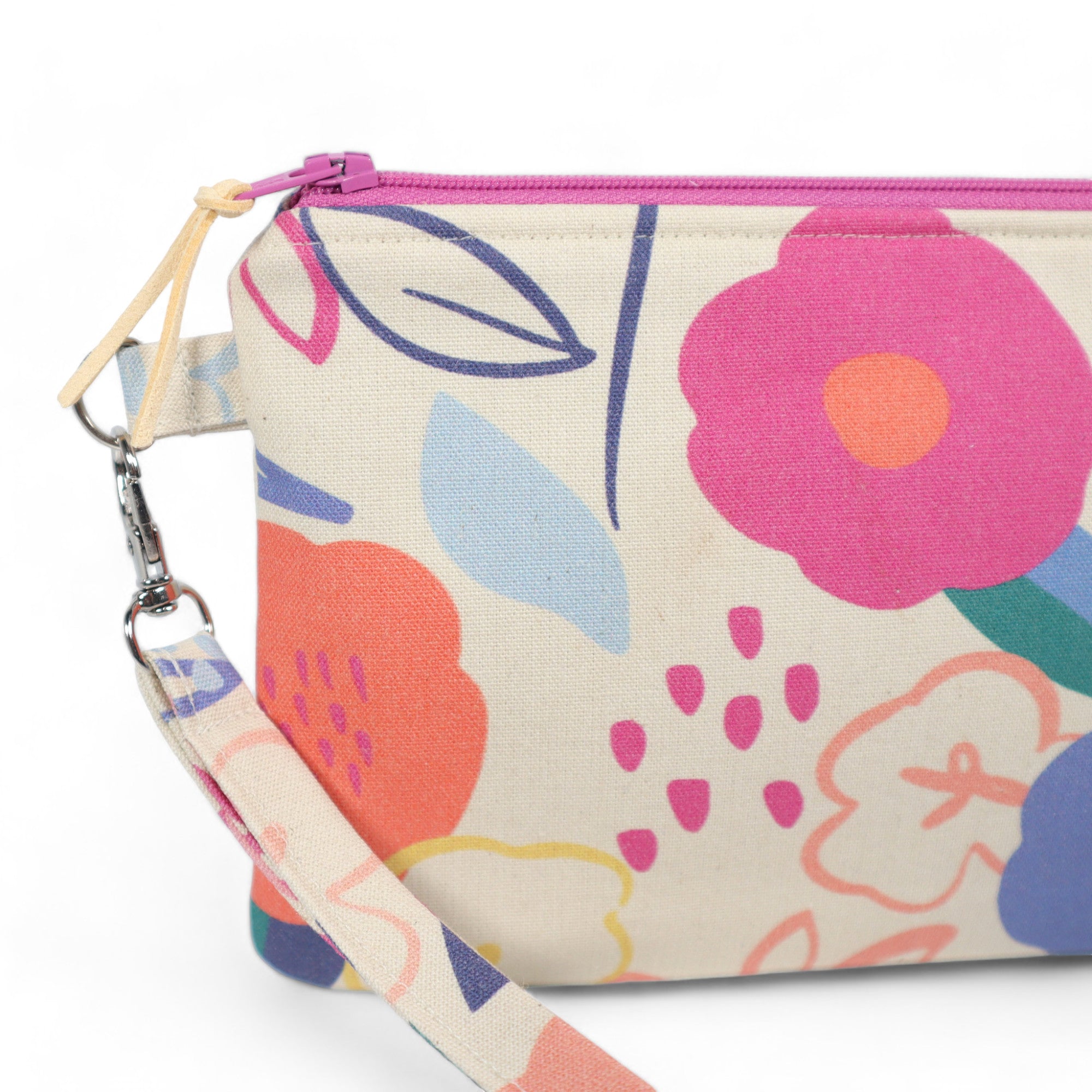 Wristlet Sewing Kit