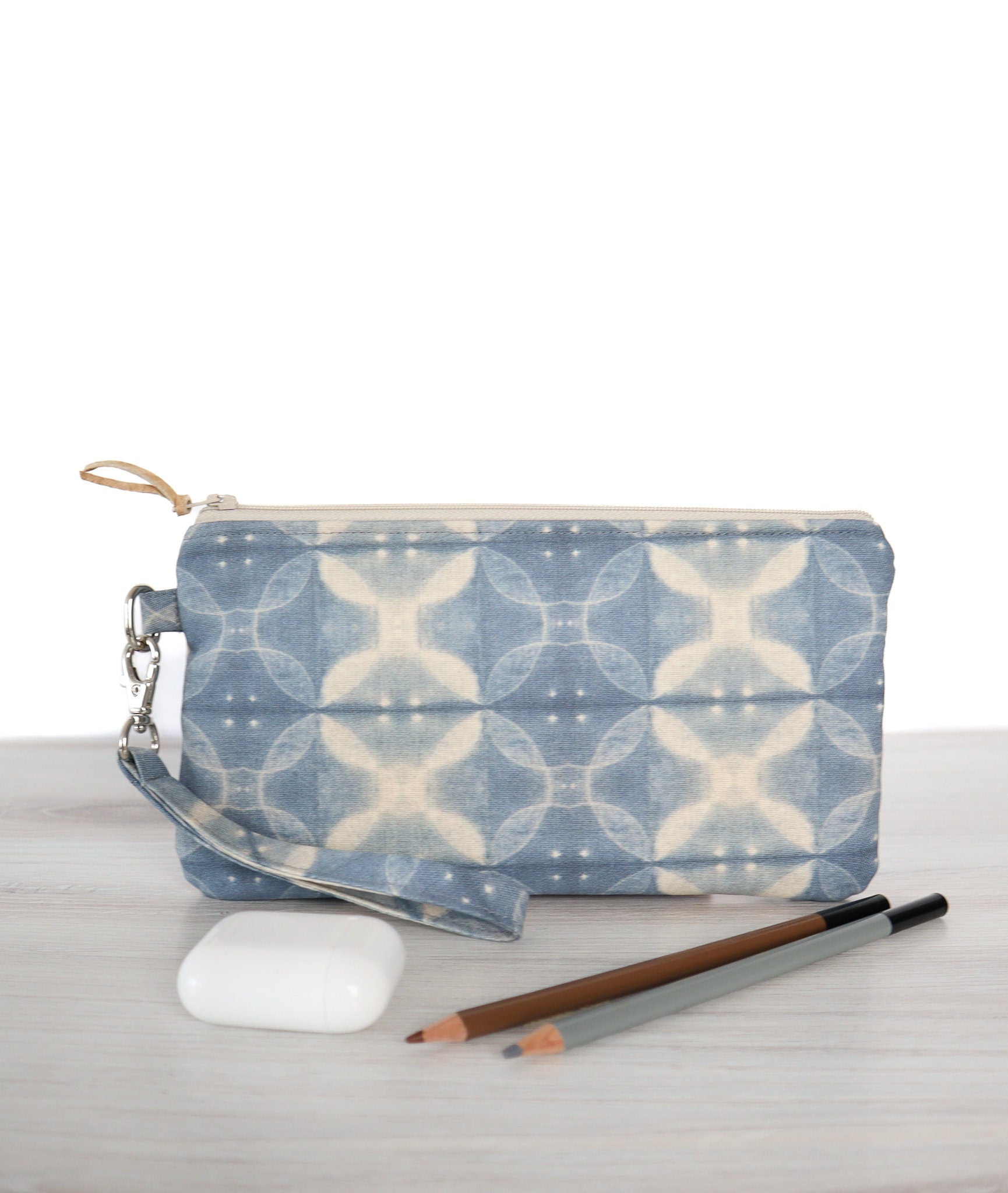 Shibori 3 Indigo Organic Canvas from Shibori Dye by Kim Eichler-Messmer for Paintbrush Studio Fabric - 1/2 Yard - Blue Canvas Bag Farbic